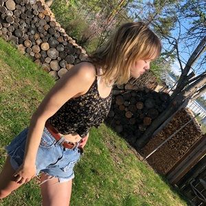 Floral print cropped tank